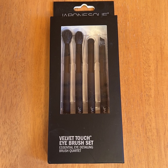 NIB bundle of makeup brushes & tools - Picture 3 of 13